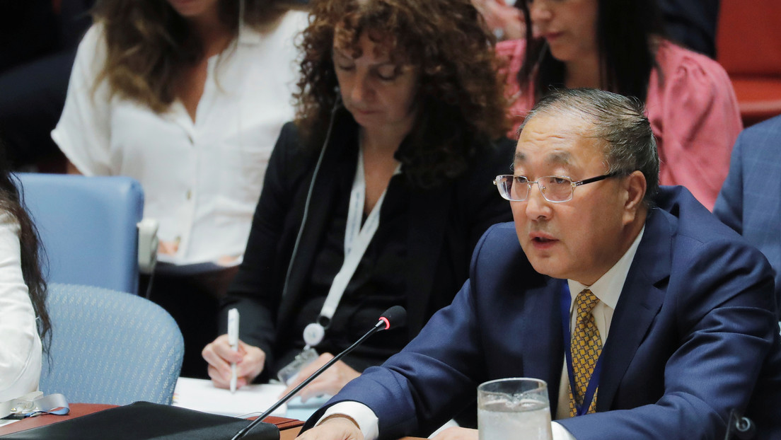 Representante chino ante la ONU: "Combatir el coronavirus es la prioridad principal del país en este momento"