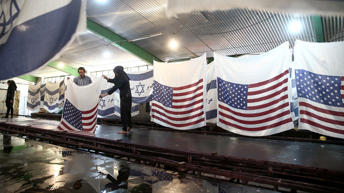 Una fábrica iraní se especializa en banderas de EE.UU., Israel y Reino Unido destinadas a ser quemadas