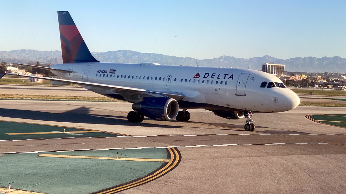 Delta Air Lines y American Airlines suspenden todos los vuelos entre EE.UU. y China por el coronavirus