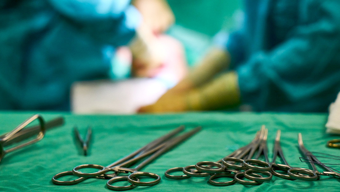 Una mujer se somete a una liposucción, entra en coma durante la intervención quirúrgica y muere poco después