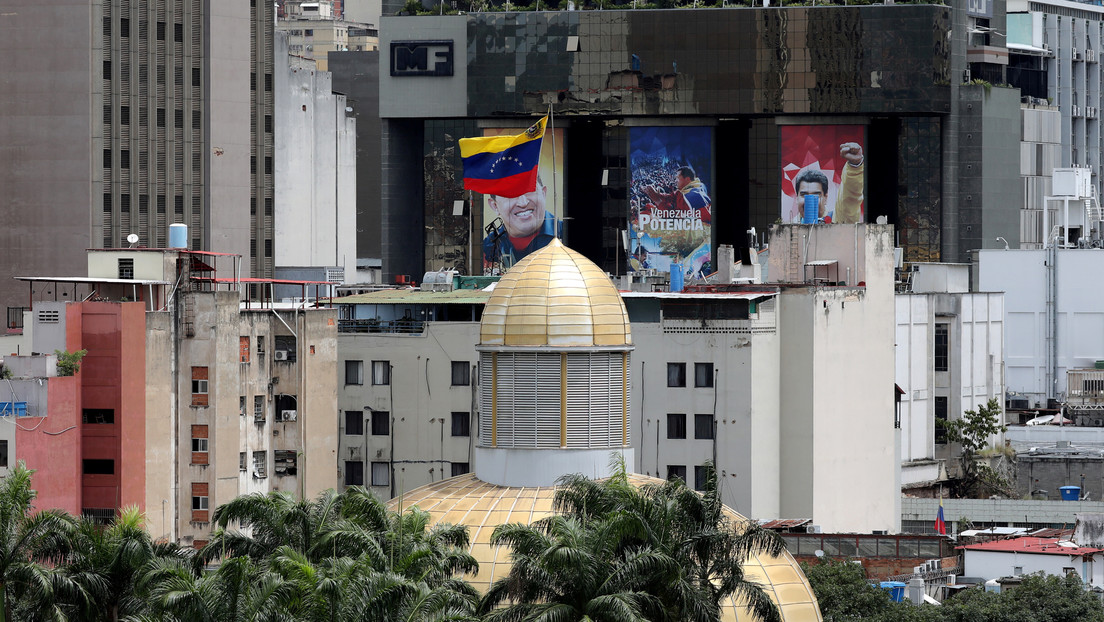 Parlamento venezolano conforma "comisión especial" para salir del desacato