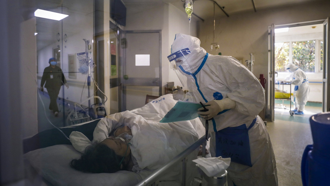 Biopsia pulmonar de un paciente chino que murió del nuevo coronavirus revela daños típicos de SARS