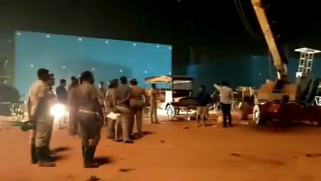 Mueren tres personas aplastadas por una grúa durante el rodaje de una película en la India