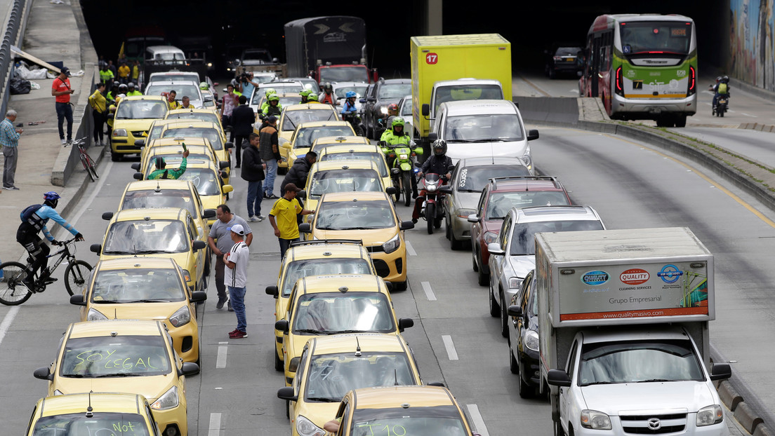 Después de una suspensión de 20 días, Uber regresa a Colombia y desata nuevas protestas de los taxistas
