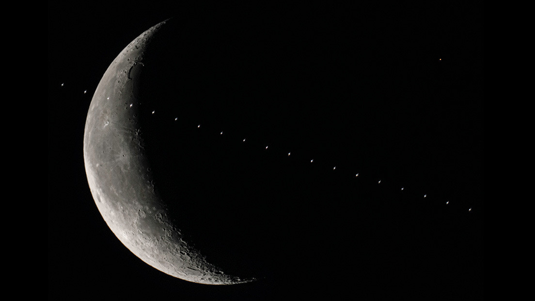 Un fotógrafo capta a la EEI, la Luna y Marte en una espectacular imagen