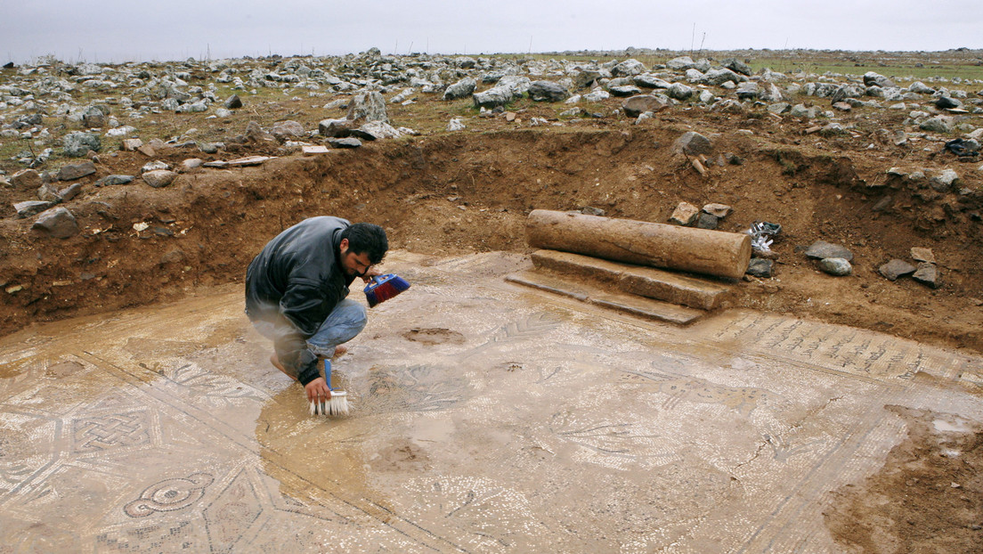Hallan un cementerio de hace 3.000 años bajo un campo de fútbol en Bélgica