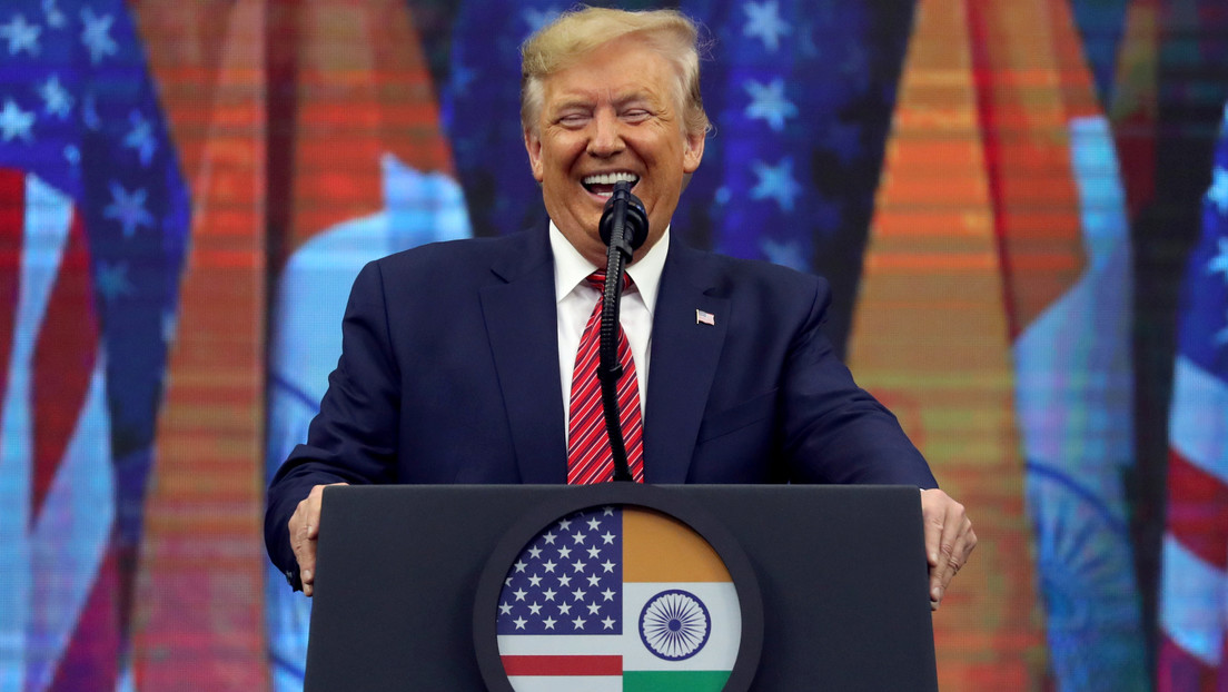 VIDEO: Trump retuitea un montaje que lo presenta como el héroe guerrero de una película de Bollywood