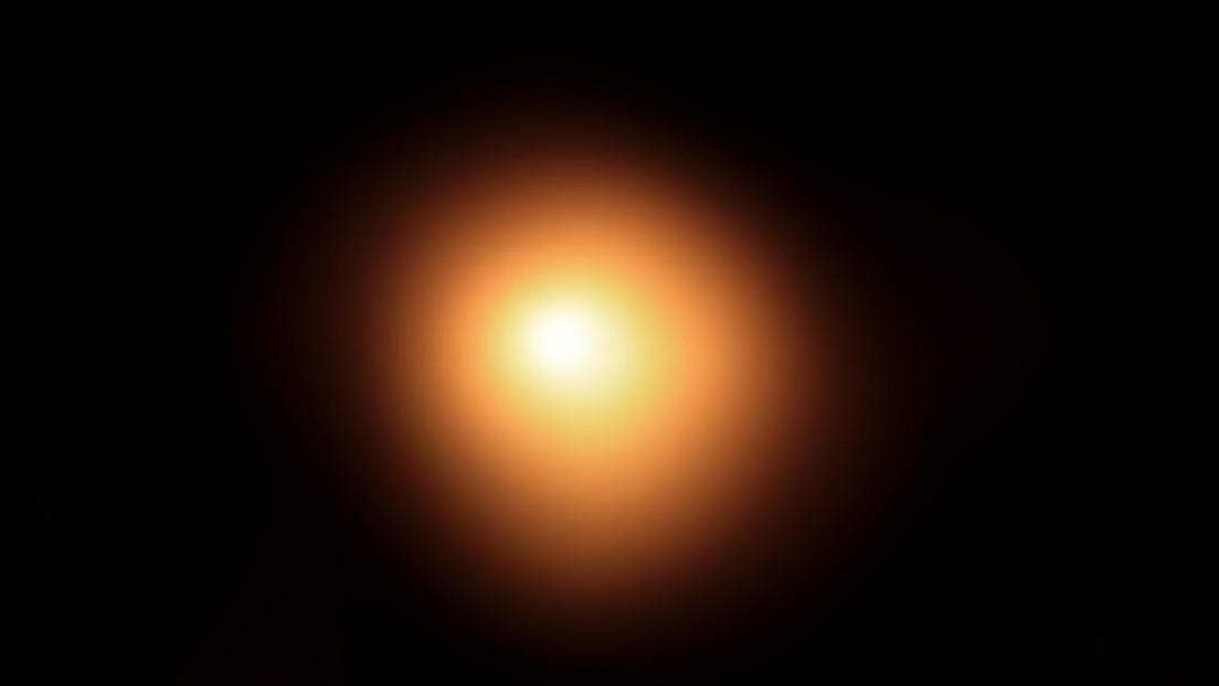 Betelgeuse resucita tras meses de agonía y vuelve a brillar con luz propia
