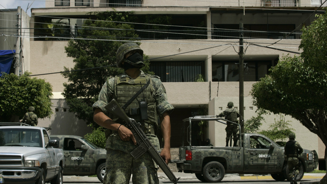 El Cártel Jalisco Nueva Generación amenaza con hacer "pedacitos" a los policías y taxistas que apoyen a La Familia Michoacana (VIDEO)