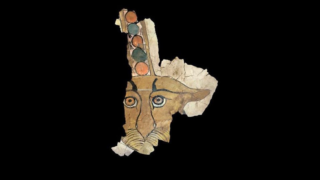 Reconstruyen una pintura con el rostro de un leopardo de un sarcófago egipcio de hace 2.000 años