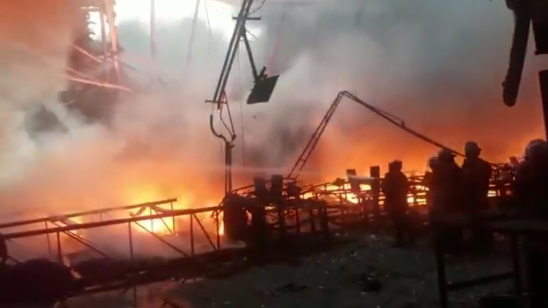 VIDEO, FOTOS: Se incendia un depósito del Consejo Nacional Electoral de Venezuela