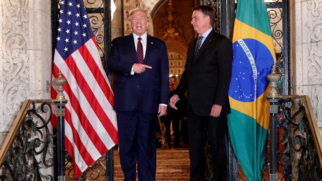 Trump afirma que "no está preocupado" por el hecho de que un funcionario que viajó con Bolsonaro a EE.UU. haya dado positivo al coronavirus