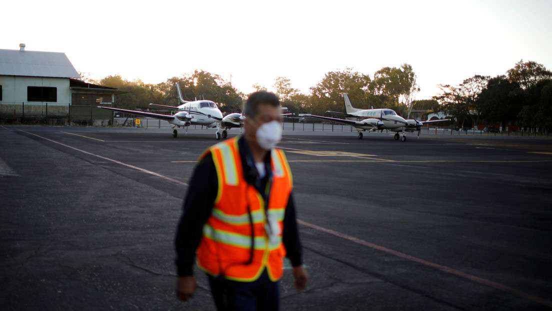 El Salvador ordena el cierre del aeropuerto internacional y obliga a varios aviones a cambiar su plan de vuelo