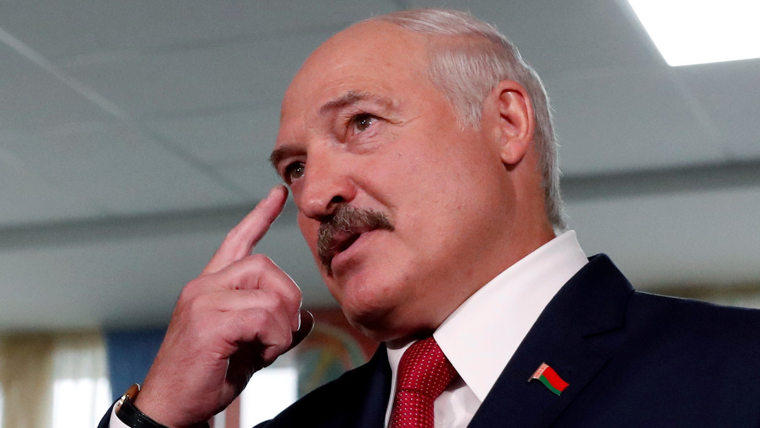 "Sauna y vodka": la 'receta' del presidente de Bielorrusia para combatir el coronavirus