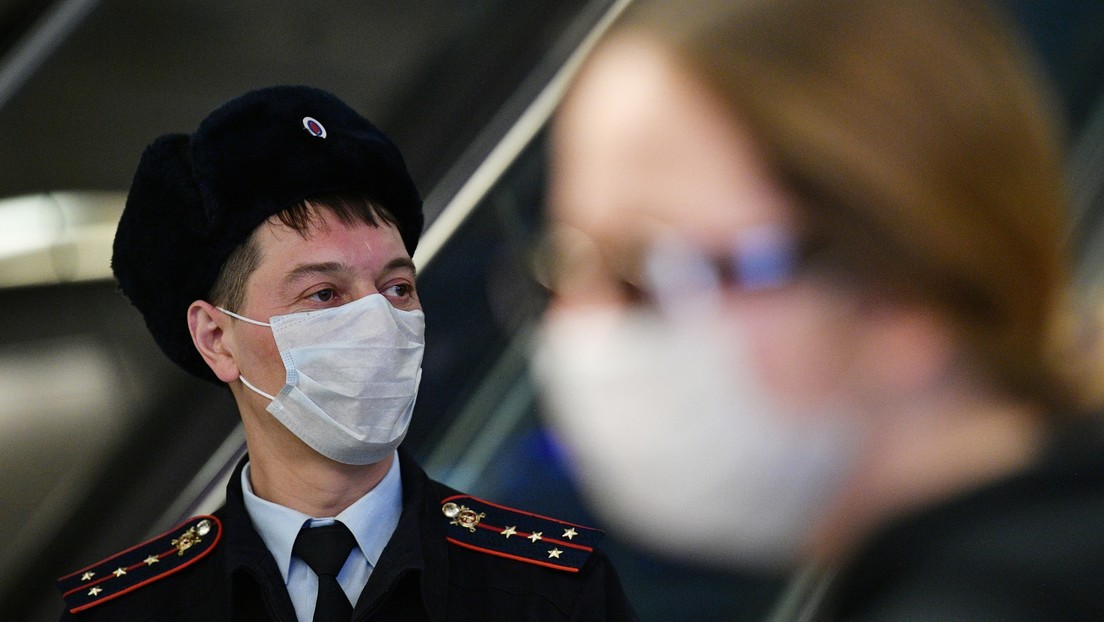 Rusia contempla introducir multas millonarias y penas de prisión para las violaciones de la cuarentena por el coronavirus