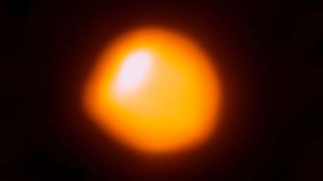 Explican la atenuación sin precedentes de la supergigante roja Betelgeuse