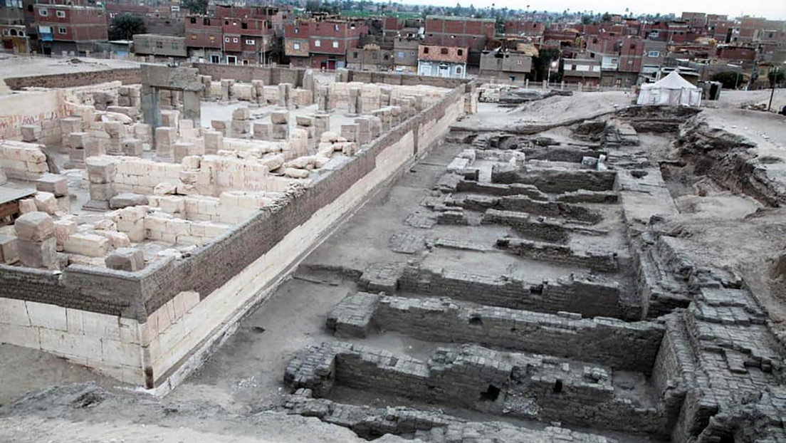 FOTO: Descubren depósitos en cimientos y almacenes en el templo de Ramsés II en Egipto