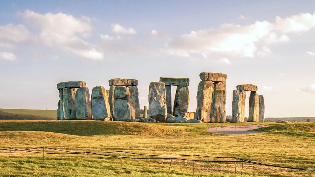 "¡Como un Lego!": una foto inusual de una de las piedras de Stonehenge revela cómo se ensamblaron