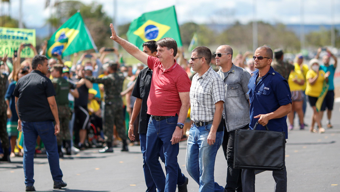 Bolsonaro ignora de nuevo la pandemia y participa en una manifestación que pide una intervención militar y el cierre del Congreso