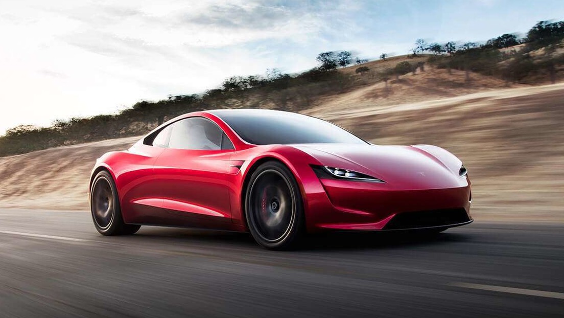 "Es como el postre": Elon Musk habla de la llegada del esperado superdeportivo Roadster de Tesla, que no será muy pronto