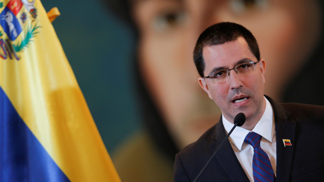 Arreaza denuncia que EE.UU. persigue los buques que "traen gasolina" a Venezuela