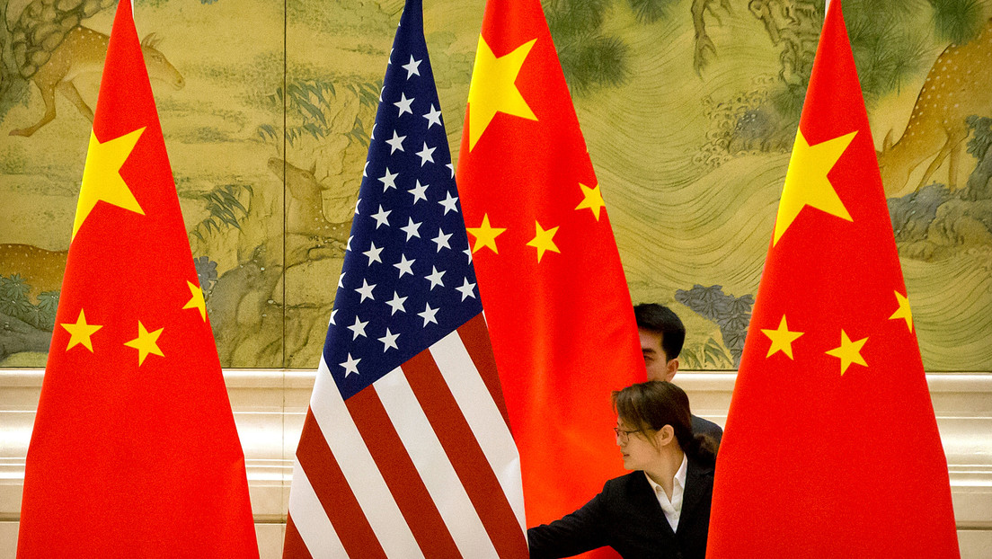 Crear un chivo expiatorio y ganar la guerra comercial: los motivos detrás de la "campaña anti China" de EE.UU.