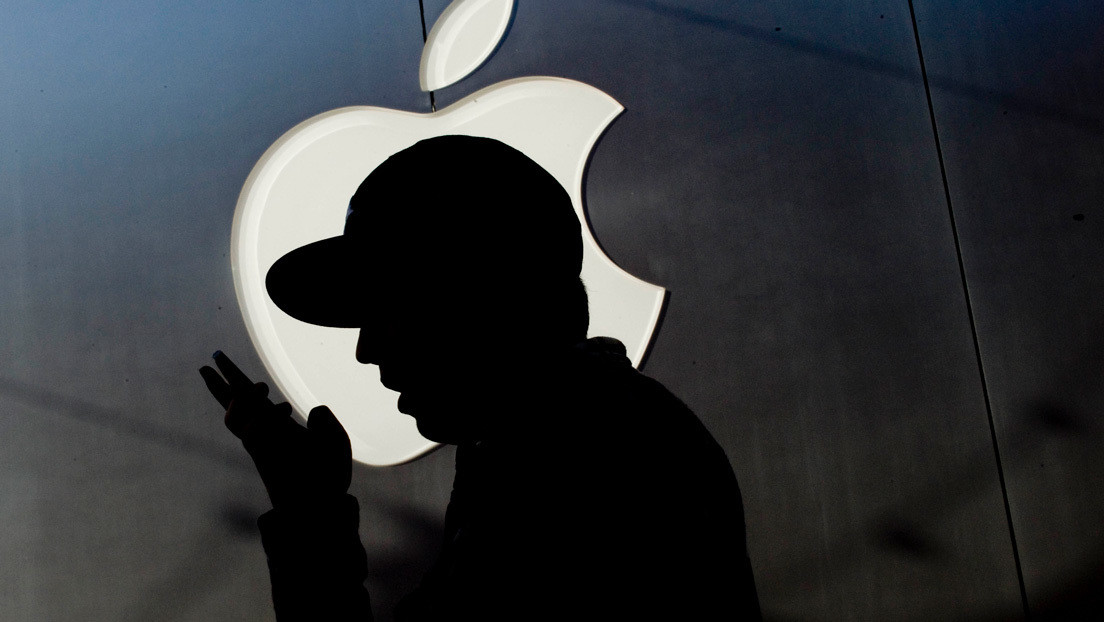 Excontratista de Apple que transcribía grabaciones de Siri denuncia que la compañía mantiene la recopilación masiva de datos