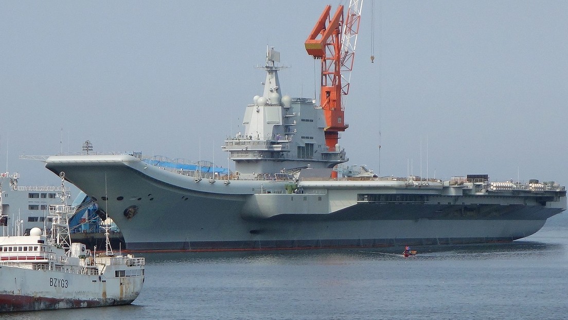 El primer portaviones chino de fabricación nacional se somete a pruebas en el mar (VIDEO)