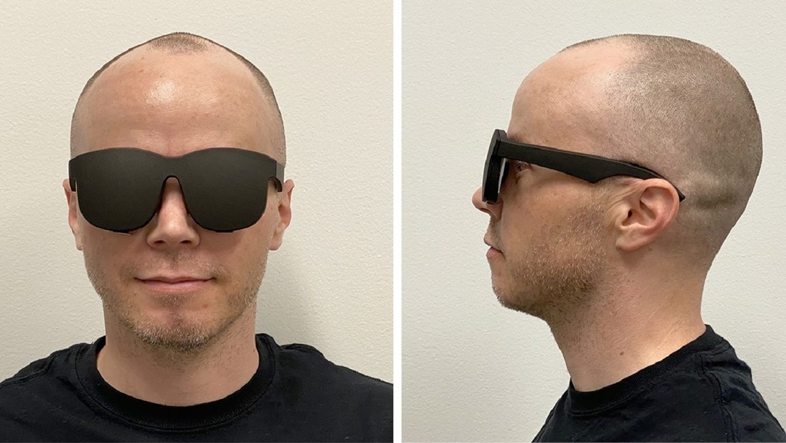 FOTO: Facebook diseña un set de realidad virtual que parece unas gafas de sol