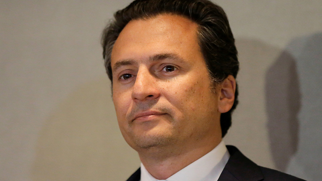 El exdirector de Pemex, Emilio Lozoya, llega a México extraditado desde España