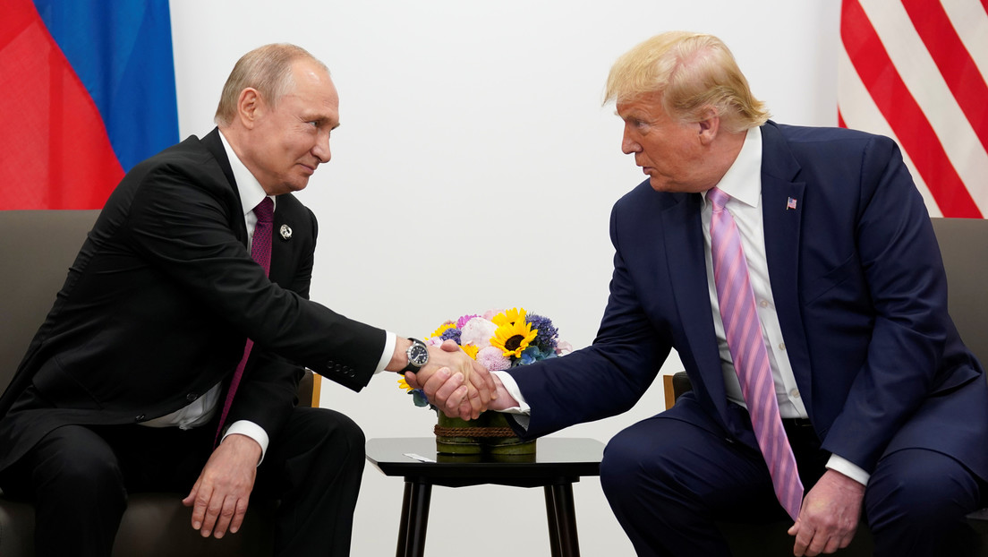 Putin y Trump discuten sobre el control de armamento durante una conversación telefónica