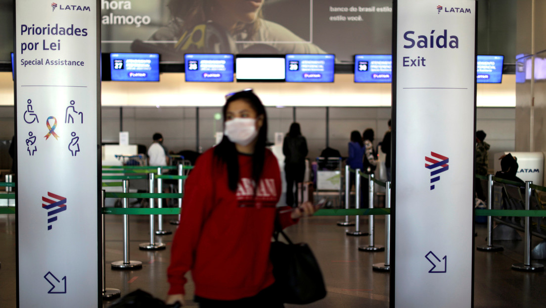 Brasil reabre fronteras a quienes lleguen en avión para aliviar su industria turística, justo al registrar un récord de contagios por coronavirus