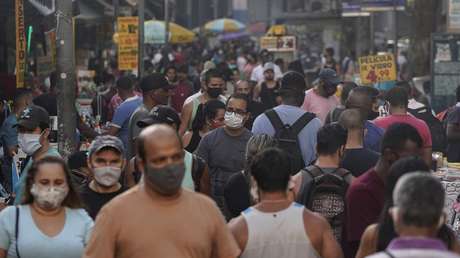 La OMS advierte que en las Américas "llevará tiempo" controlar el covid-19 y que la transmisión en algunas zonas "está fuera de control"