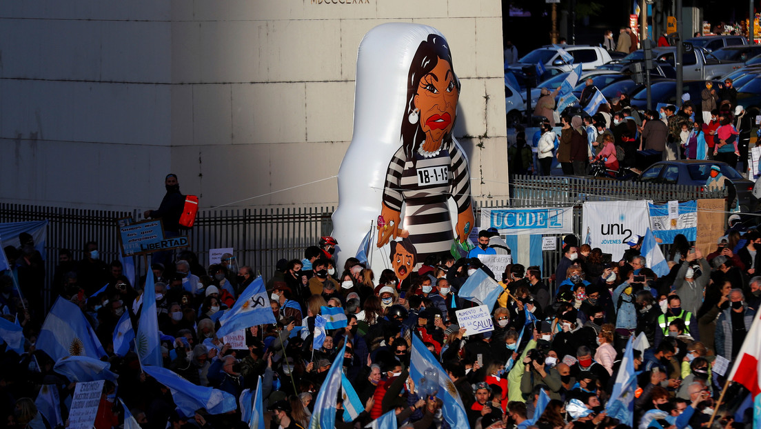 Golpe militar, dictadura, violencia política, helicópteros... los fantasmas que cada tanto reviven en Argentina