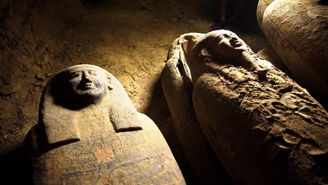 VIDEO: Descubren en Egipto 13 sarcófagos de 2.500 años de antigüedad completamente sellados y en perfectas condiciones