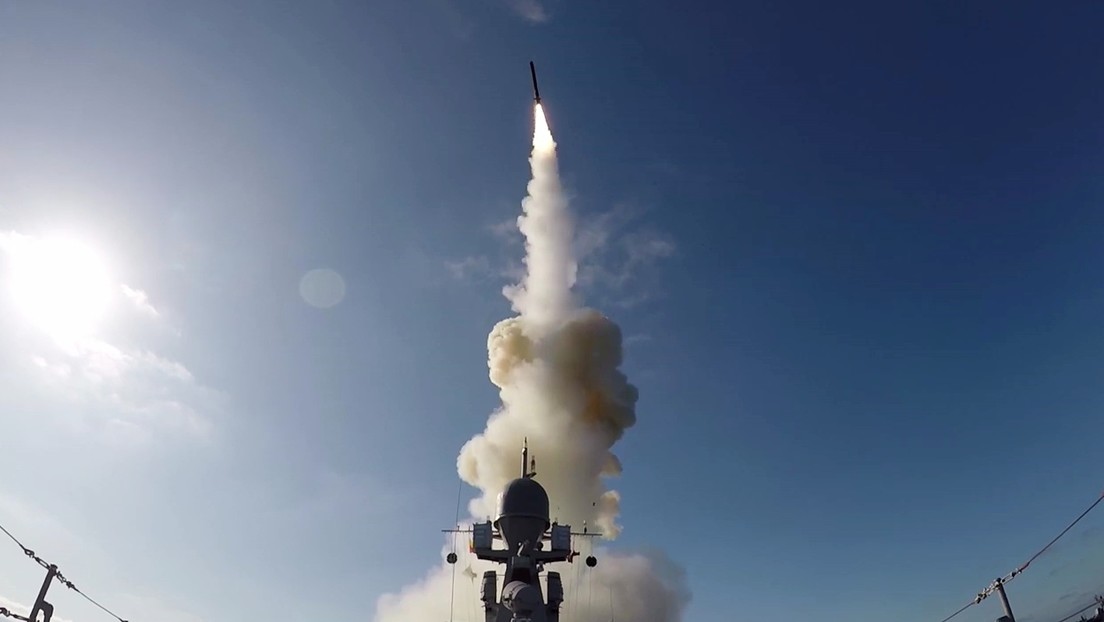 Rusia prueba en el mar Negro su nueva corbeta Gráivoron con misiles de crucero Kalibr