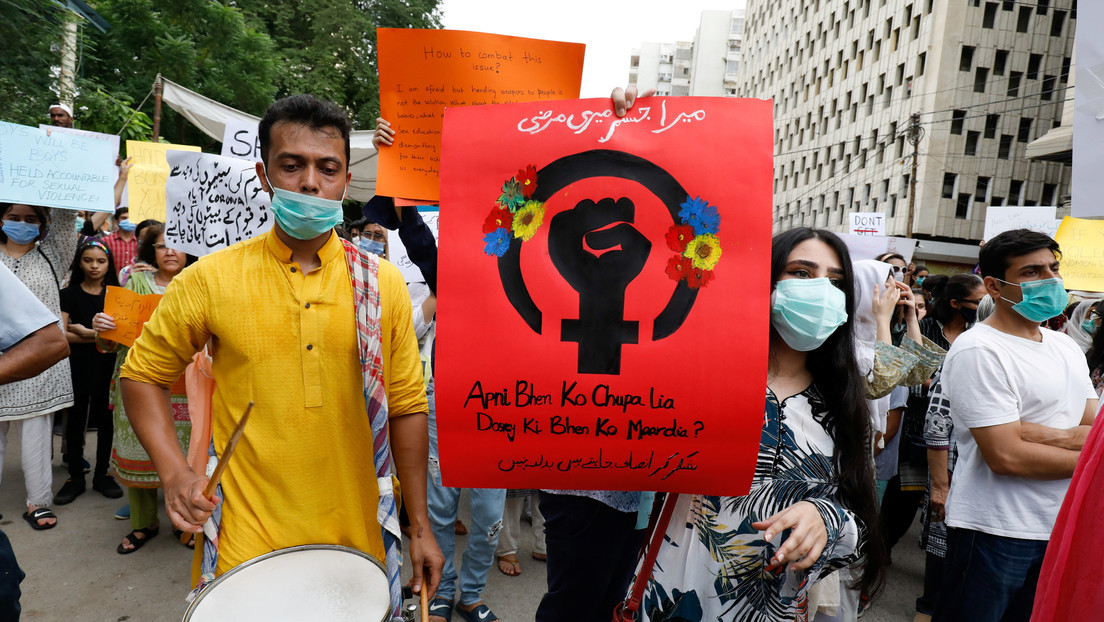 Conmoción en Pakistán por la violación grupal de una mujer en presencia de su marido