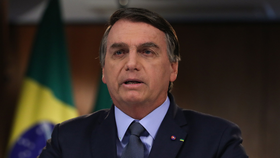 Bolsonaro bromea con que la "alta cúpula del poder en Brasilia" use mascarilla y se haya contagiado de covid-19