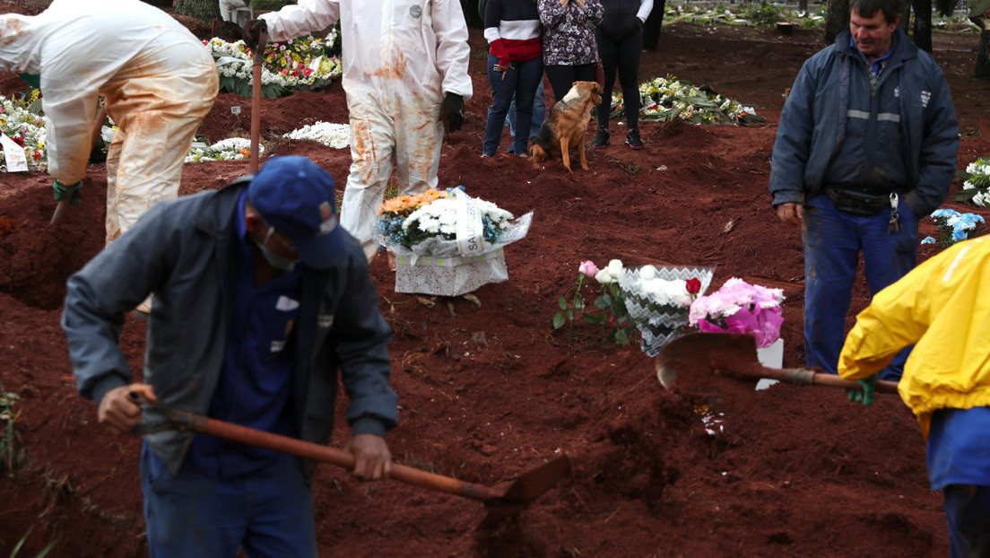Una funeraria intercambia por error los cuerpos de dos ancianas en Brasil y una de las familias entierra a la persona equivocada
