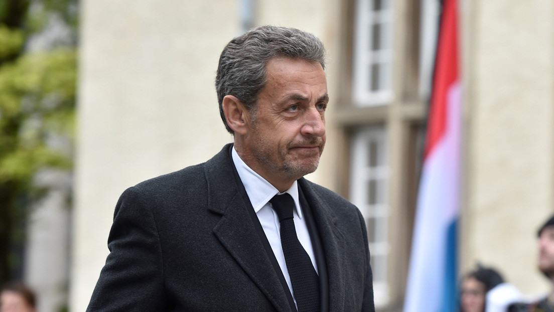 Imputan al expresidente francés Nicolas Sarkozy por recibir fondos de Libia para su campaña