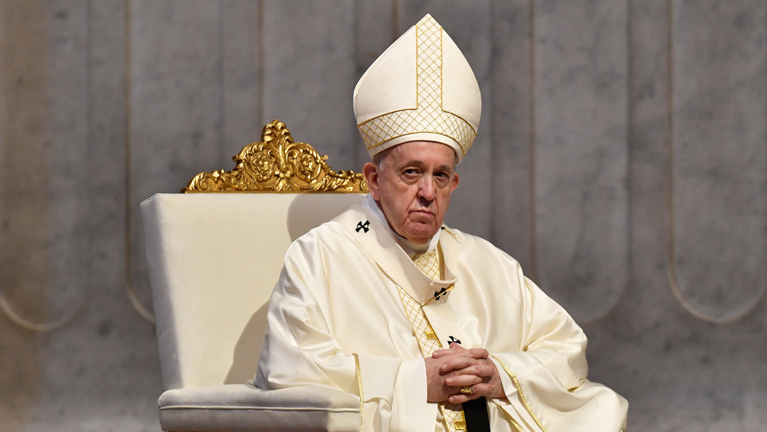 El papa Francisco dice que hay una "casta pecadora" en la Iglesia Católica y adelanta reformas en el Vaticano