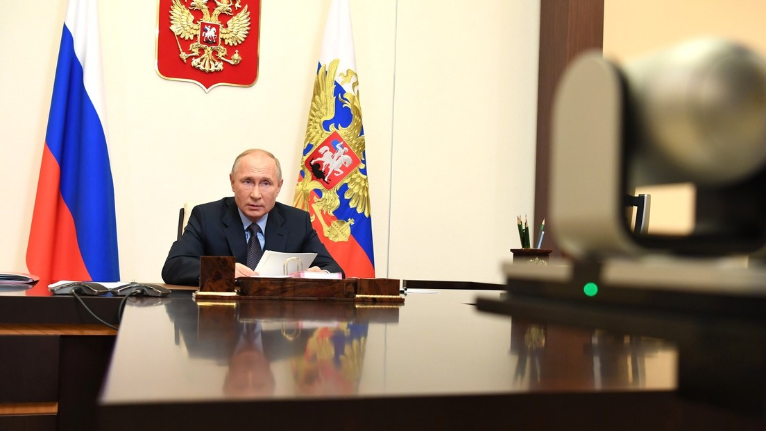 Putin en la cumbre BRICS: "Es crucial unir los esfuerzos para la producción masiva de vacunas contra el coronavirus"