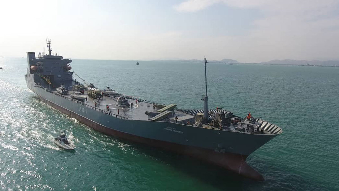 FOTOS: La Guardia Revolucionaria iraní bota un buque de guerra, capaz de portar aeronaves, lanzamisiles y drones, en medio de tensiones con EE.UU.