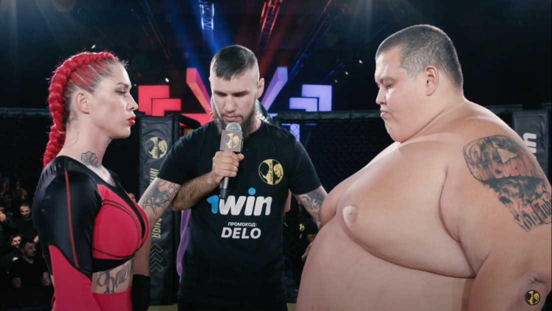 VIDEO: Bloguero de 240 kilos pierde un combate de MMA contra una luchadora que pesa cuatro veces menos