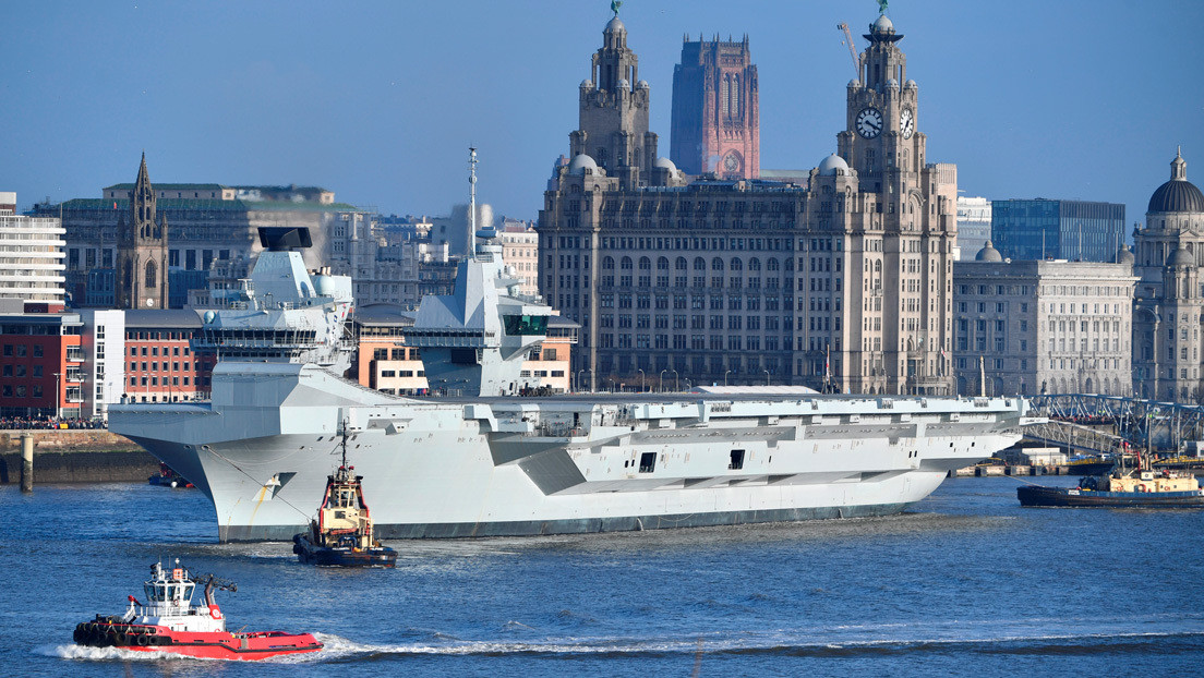 El más moderno portaviones británico queda varado por medio año tras una segunda inundación en meses