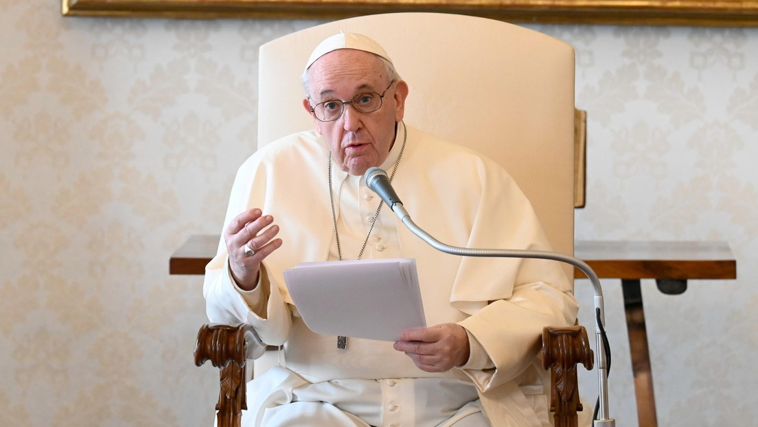 El papa Francisco critica a las personas que salieron a vacaciones en medio de la pandemia