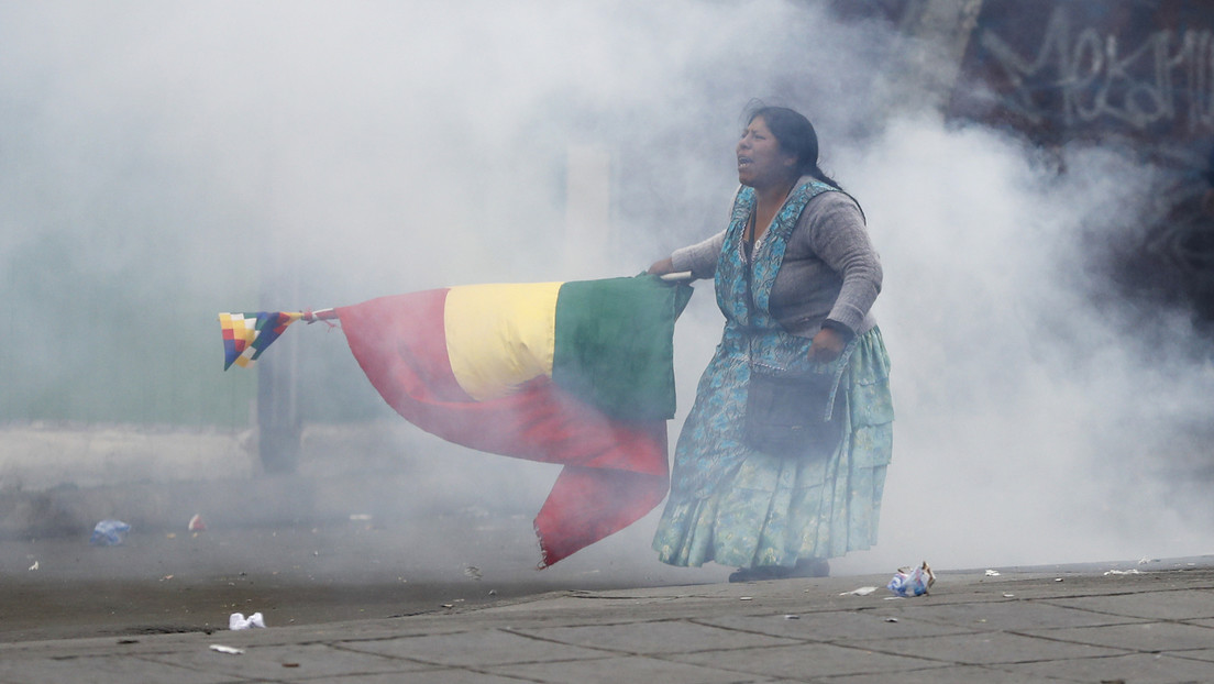 Mujer boliviana que participó en las protestas contra el gobierno de facto y aparece en una icónica fotografía denuncia usurpación de su imagen