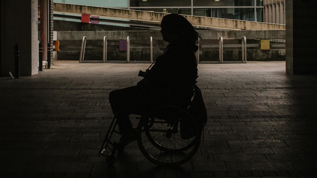 Una mujer mantuvo a su hija sana en una silla de ruedas durante 6 años tras exagerar una serie de síntomas
