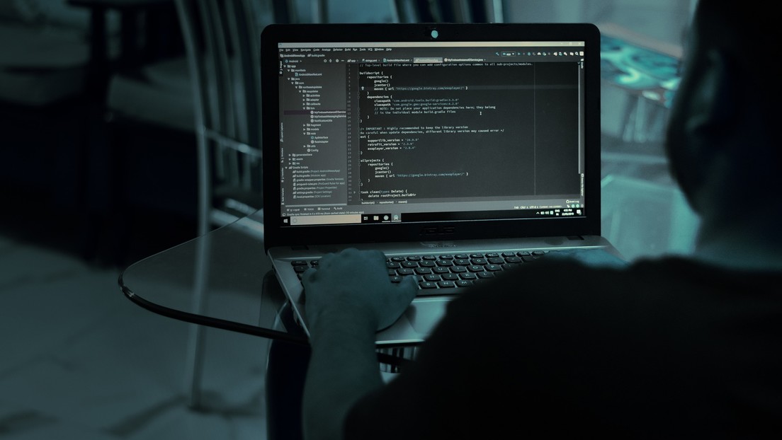 'Hackers' revelan que los datos personales de los usuarios de Parler podrían ser filtrados en Internet