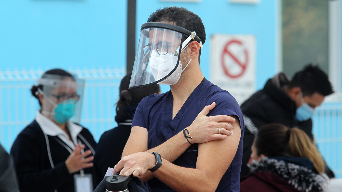 La vacunación masiva comienza en México: una luz al final del túnel en el peor momento de la pandemia
